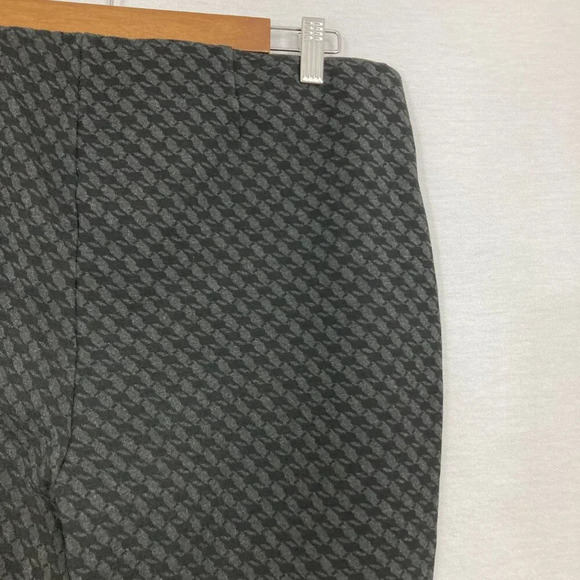 Chico's Black Gray Geometric Print Stretch Slim Leg Pull-on Ankle Pants size 12 - Picture 7 of 10